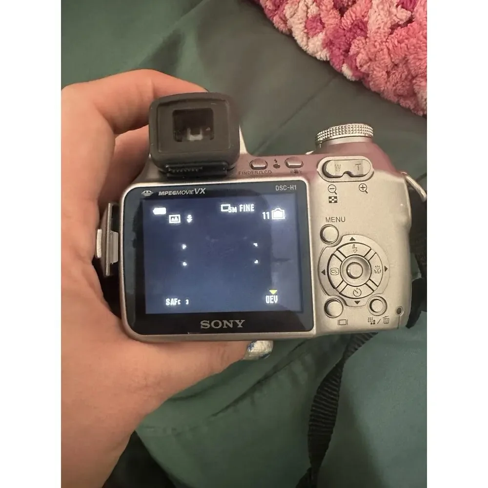 Sony Cybershot DSC-H1 With Optical 1:2.8-3.7 5.1 MP Strap Bundle. Case